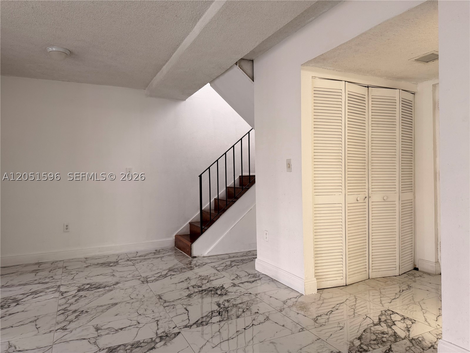 SOUTH WINDS CONDO WEST - Residential Lease