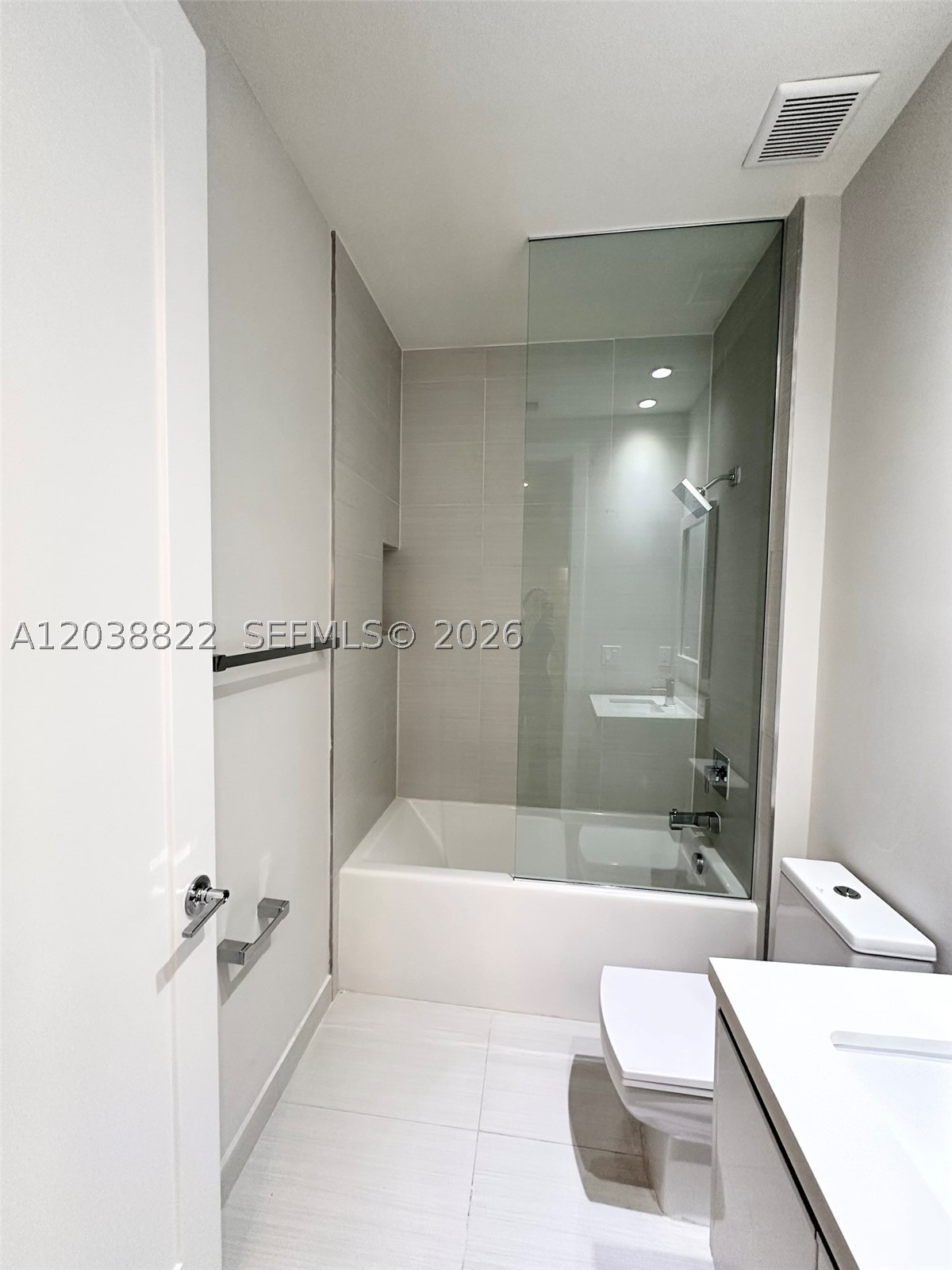 LANDMARK AT DORAL - Residential Lease