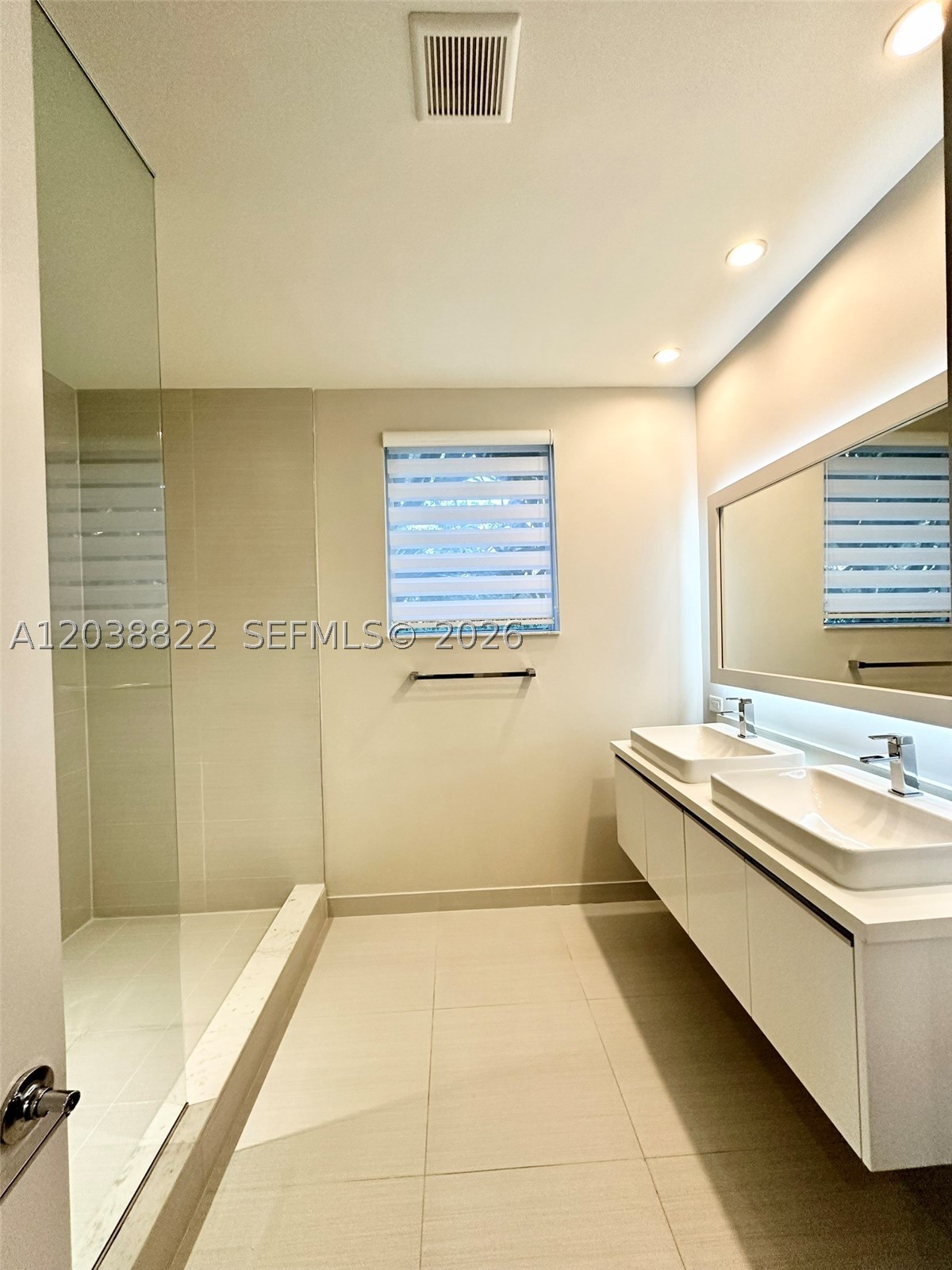 LANDMARK AT DORAL - Residential Lease