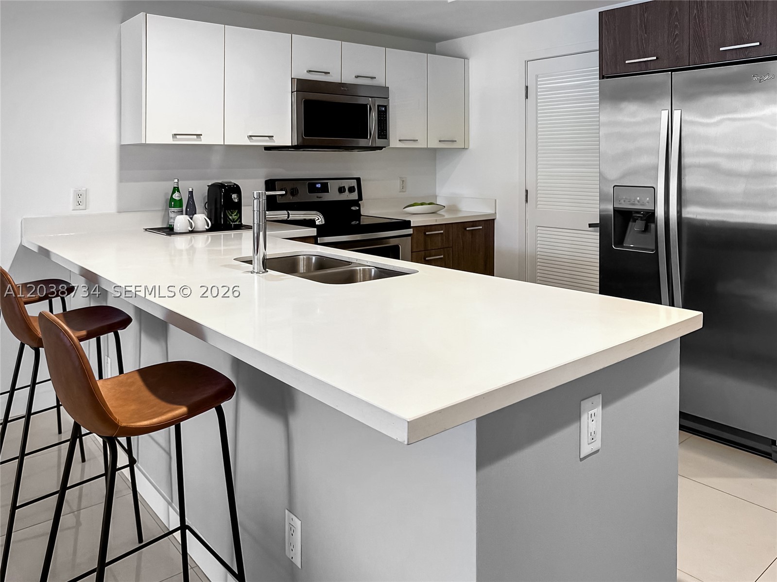 BAY BREEZE RESIDENCES CON - Residential