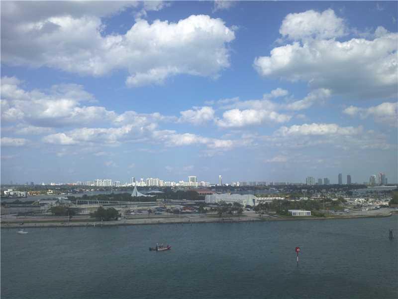 BLUE CONDO - Residential Lease