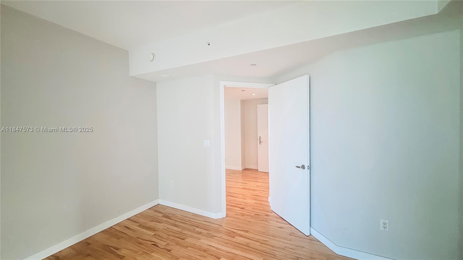 JADE RESIDENCES AT BRICKE - Residential Lease