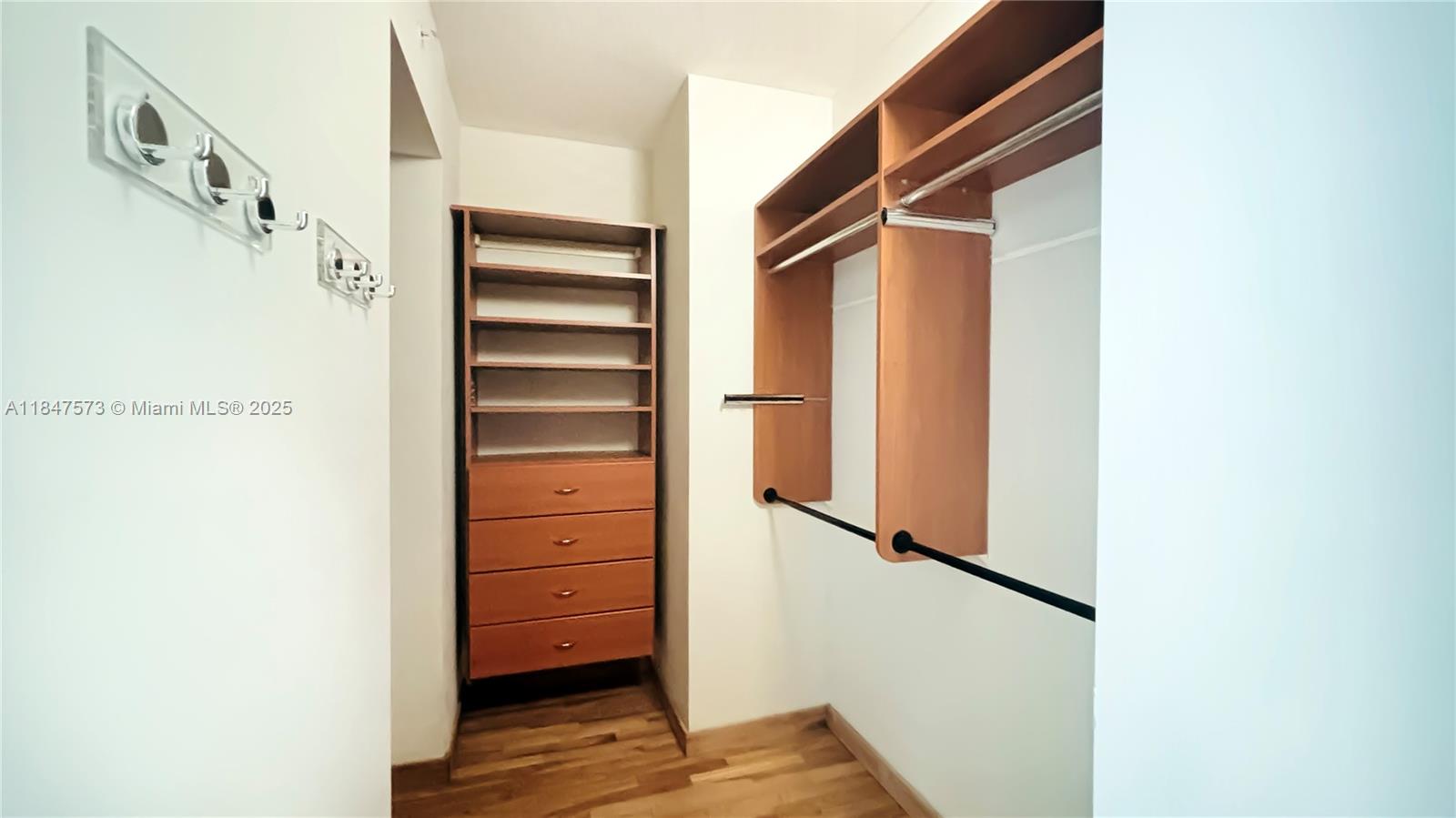JADE RESIDENCES AT BRICKE - Residential Lease