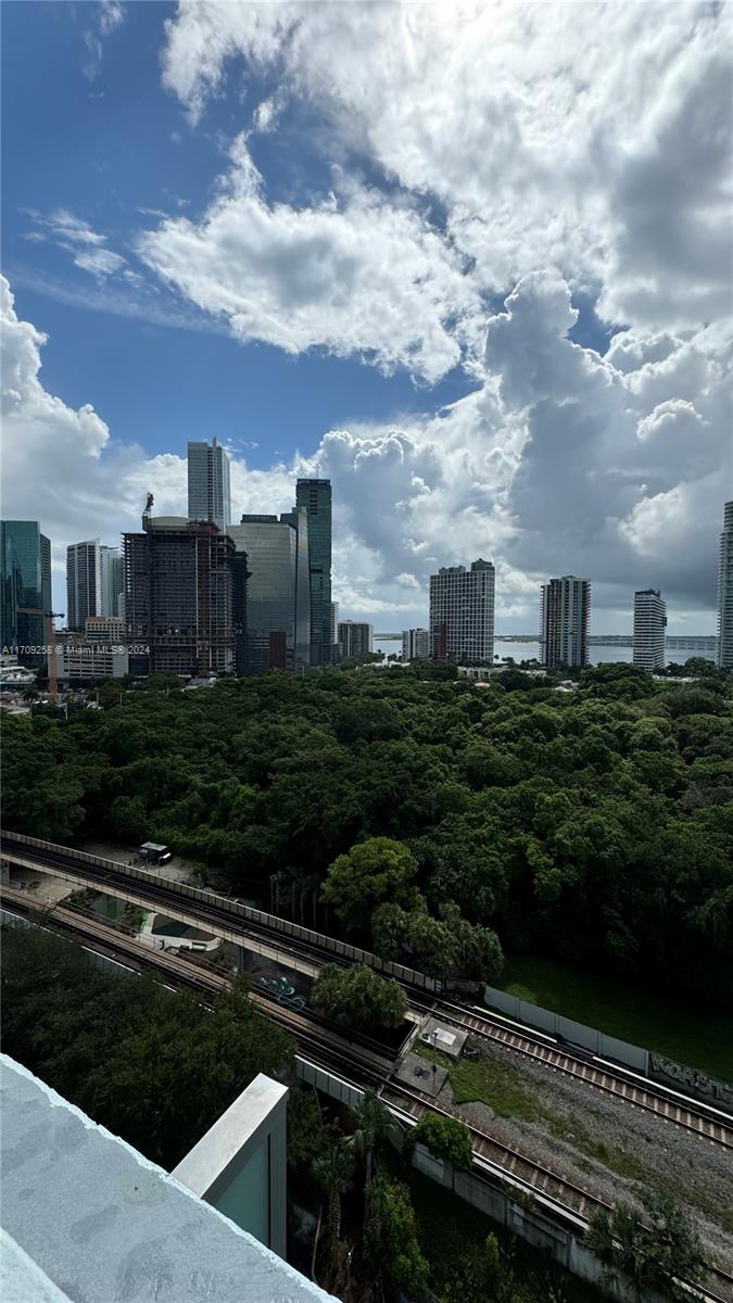 LE PARC AT BRICKELL CONDO - Residential Lease
