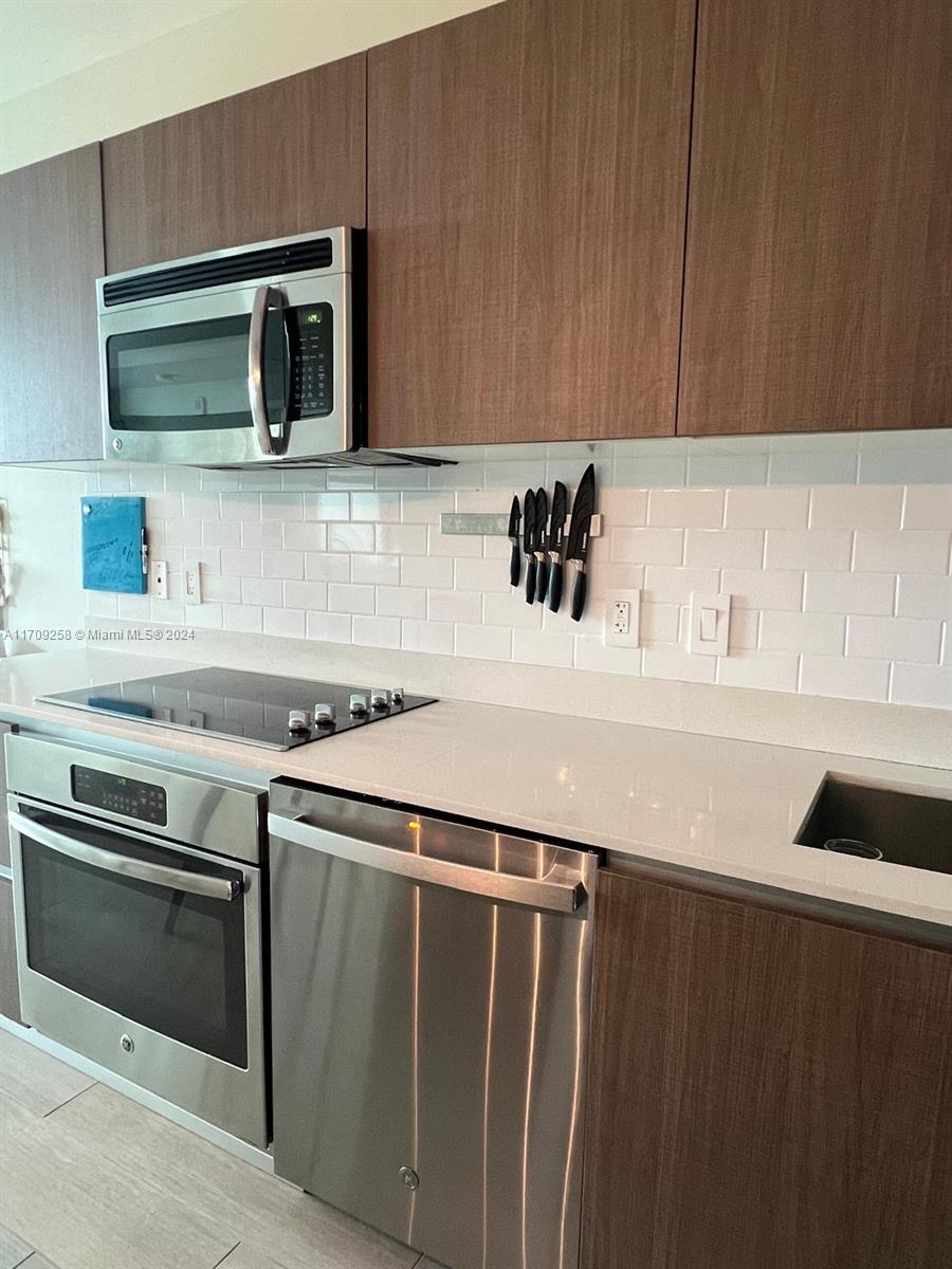 LE PARC AT BRICKELL CONDO - Residential Lease