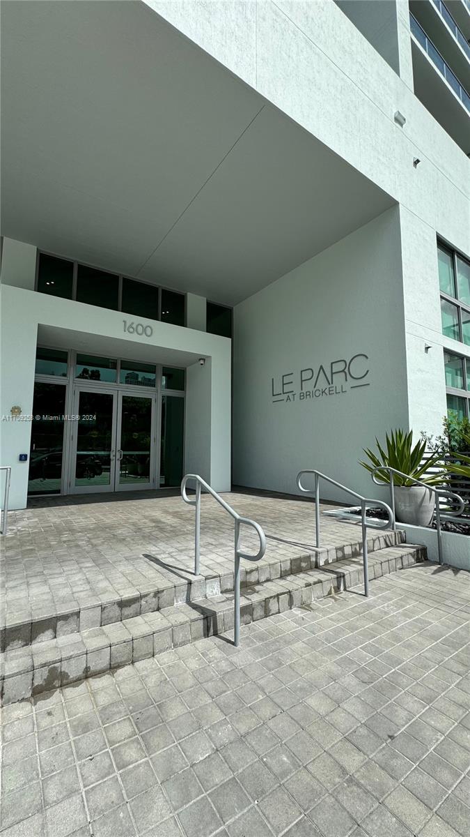LE PARC AT BRICKELL CONDO - Residential Lease
