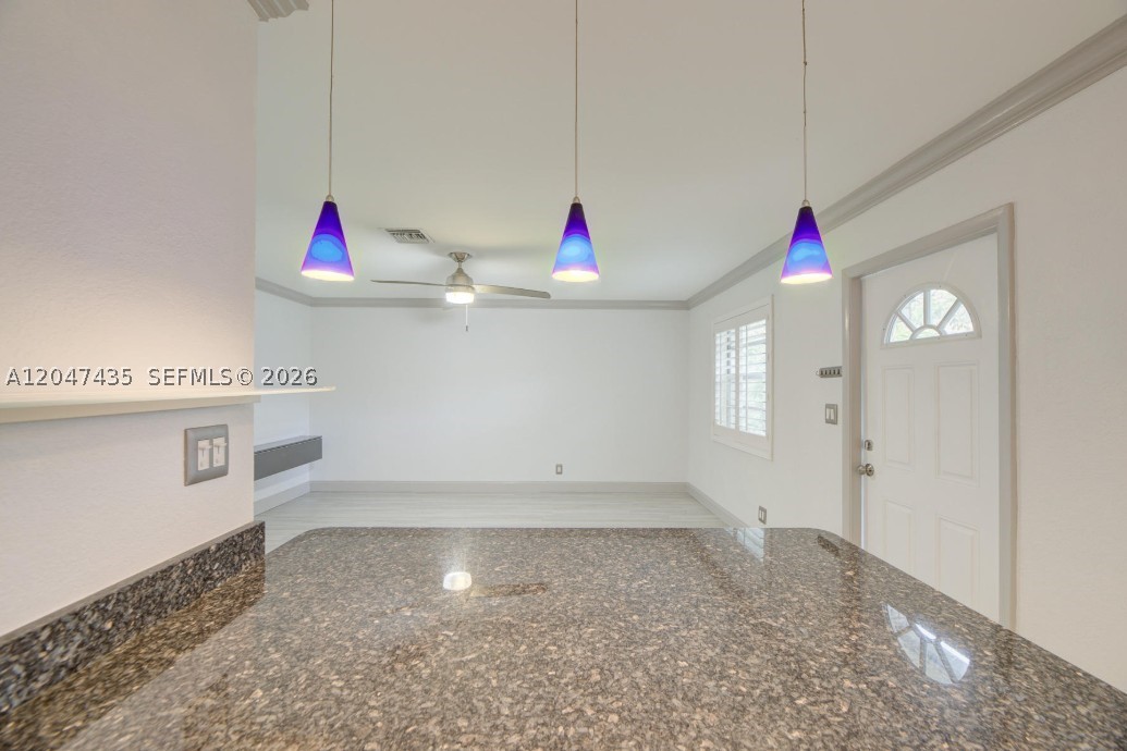 RIVERSIDE VILLAS CONDO BL - Residential