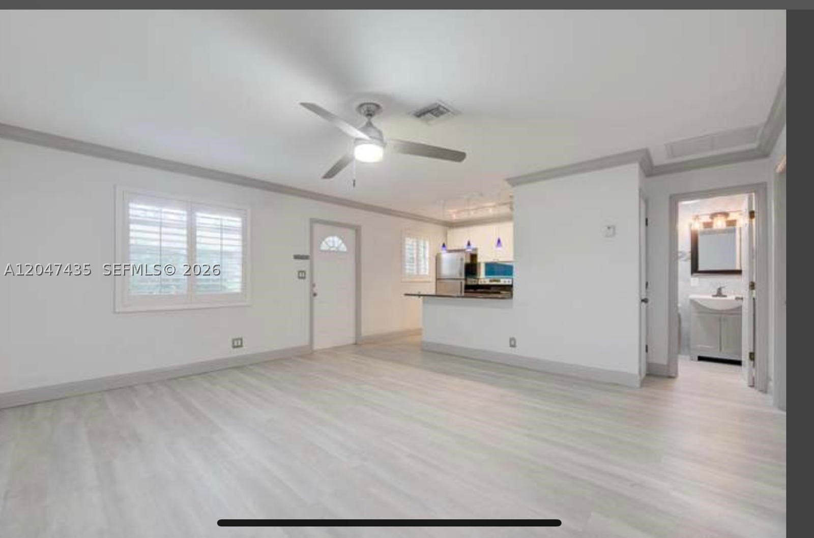 RIVERSIDE VILLAS CONDO BL - Residential