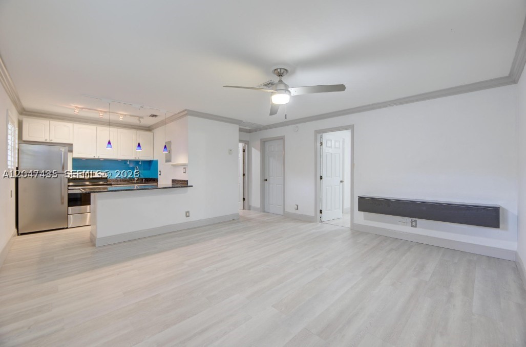 RIVERSIDE VILLAS CONDO BL - Residential