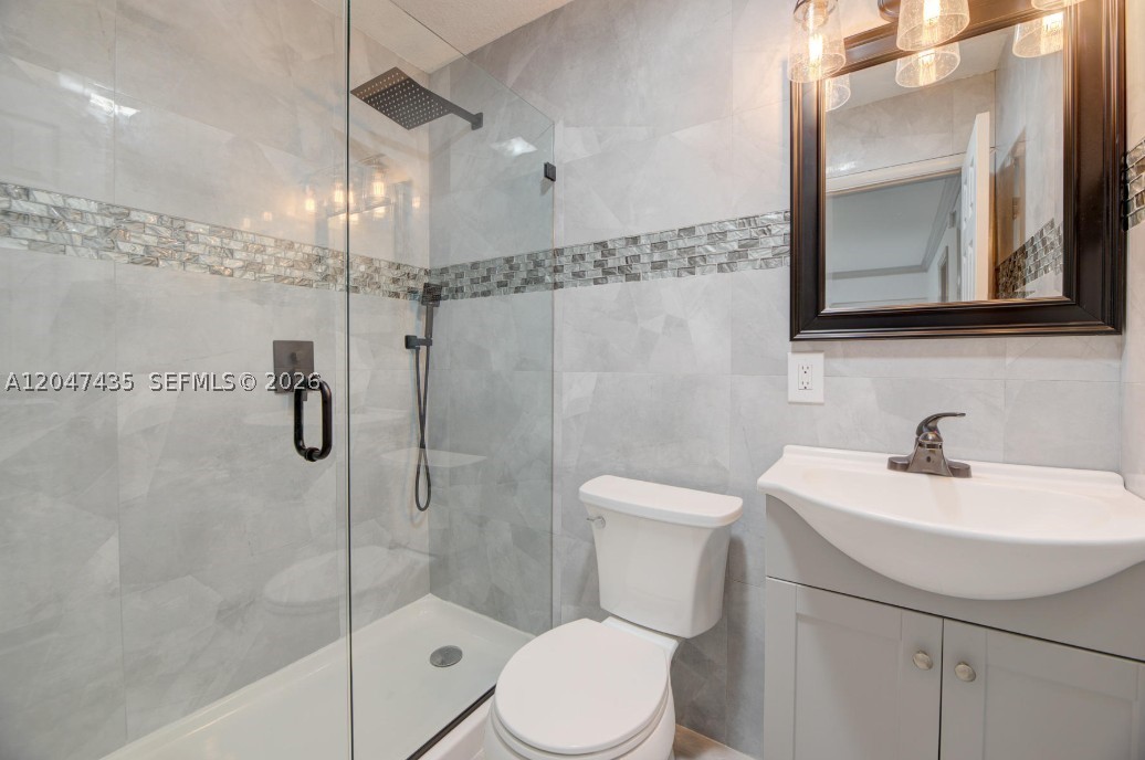 RIVERSIDE VILLAS CONDO BL - Residential