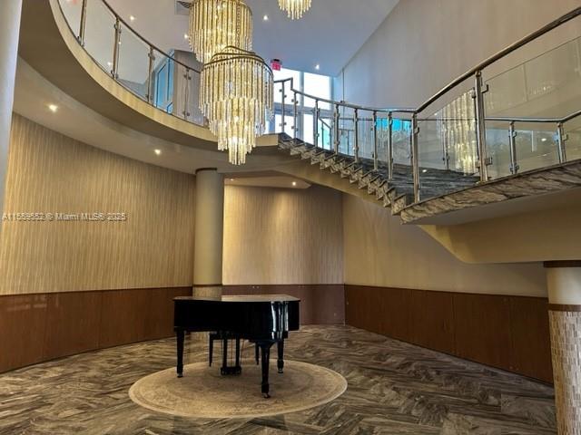 THE CARRIAGE HOUSE CONDO - Residential