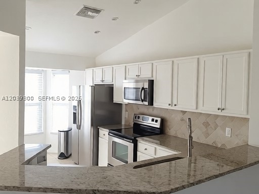 SANCTUARY AT BAY HILL COND - Residential Lease
