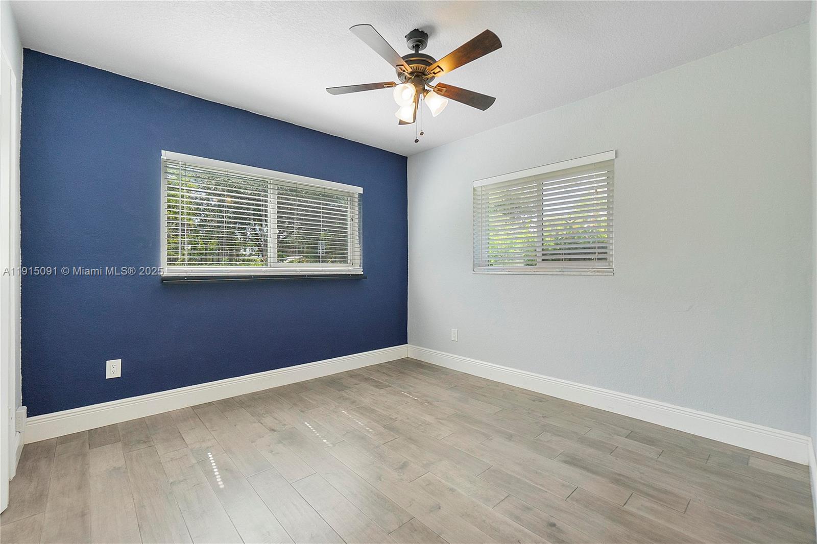 CORAL SPRINGS LAKES - Residential