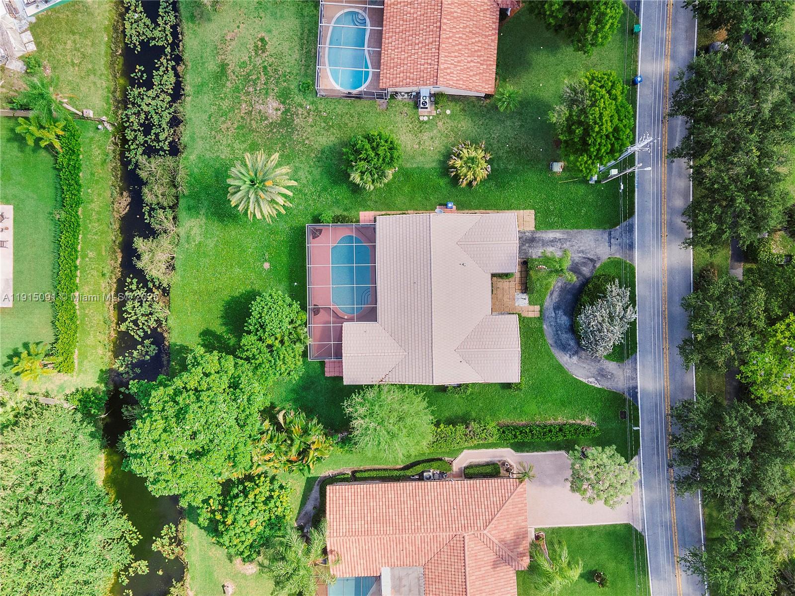 CORAL SPRINGS LAKES - Residential
