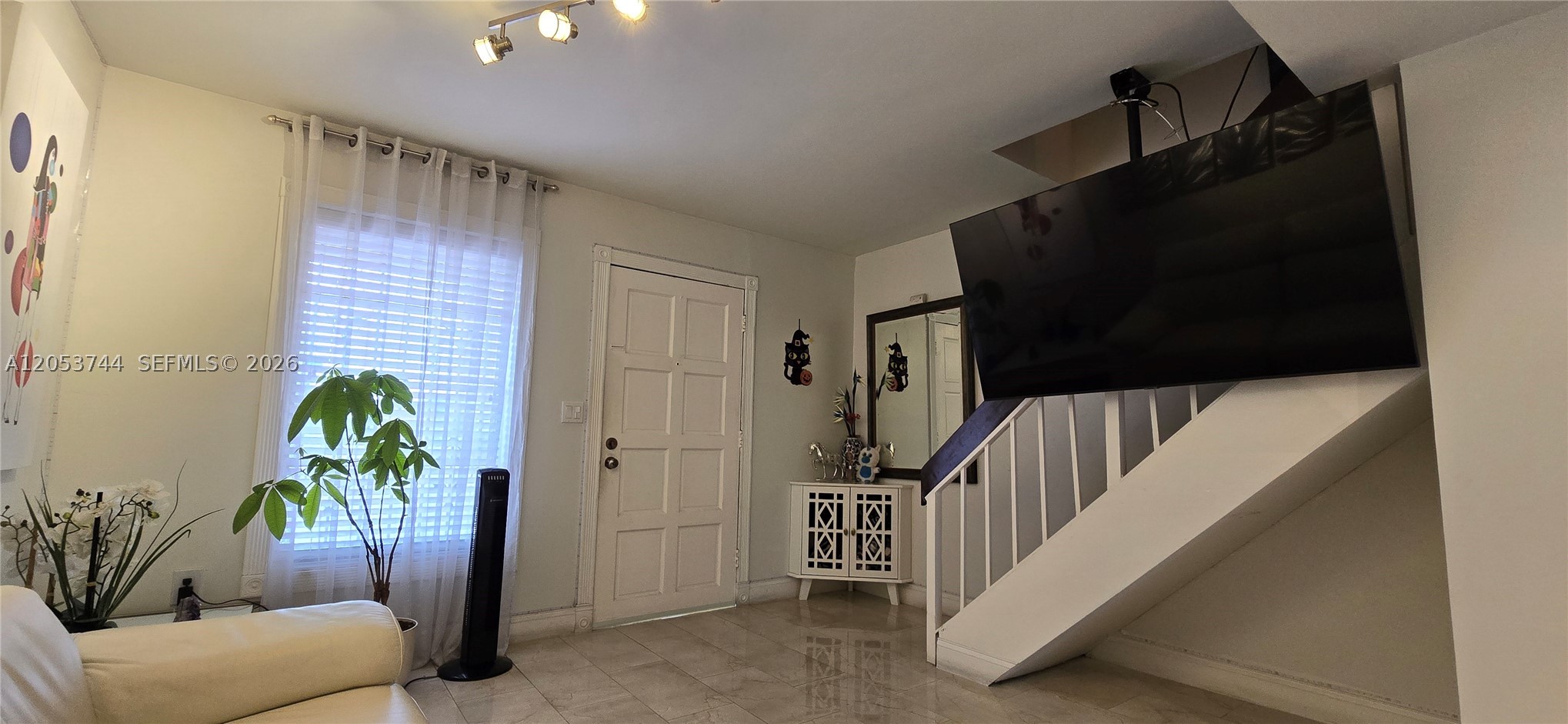 HALCON VILLAS CONDO NO 6 - Residential Lease