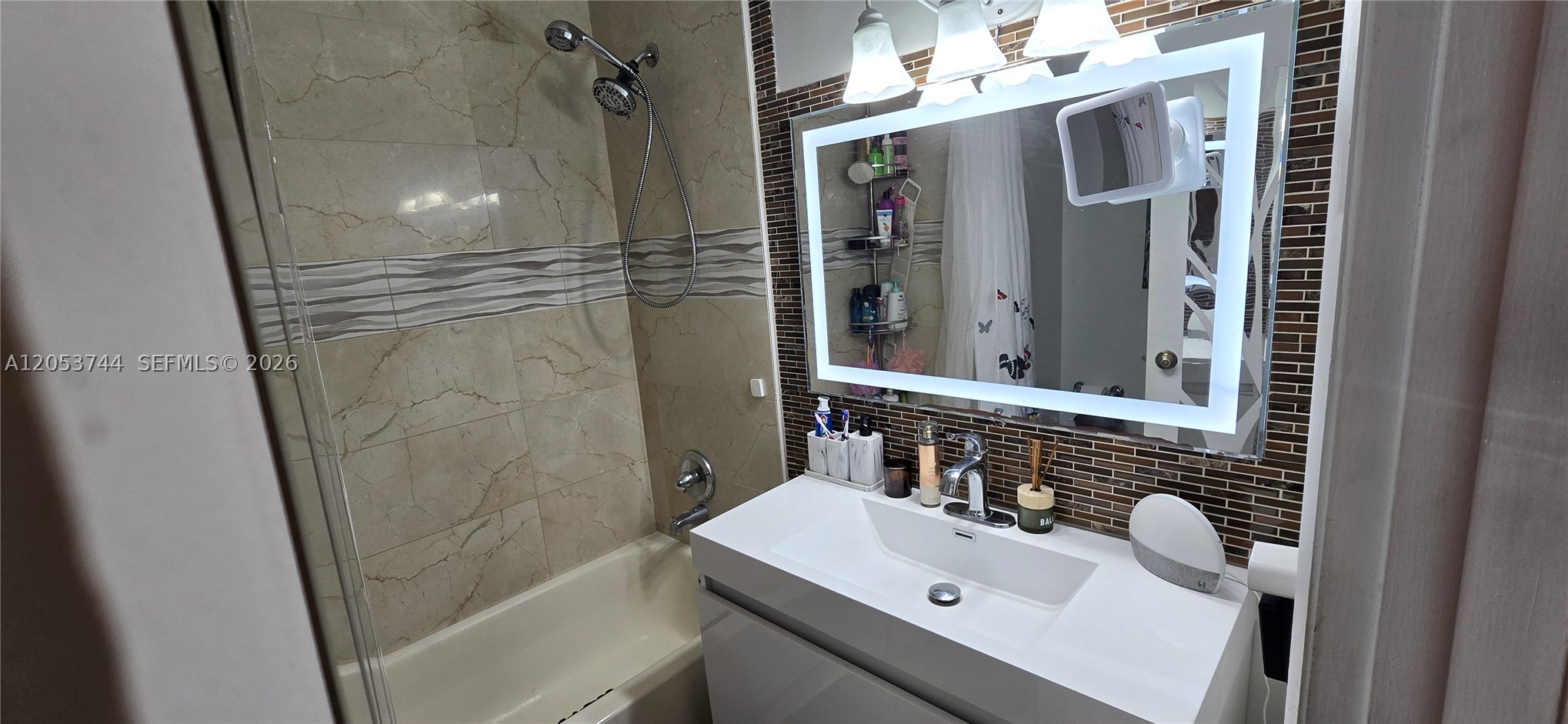 HALCON VILLAS CONDO NO 6 - Residential Lease