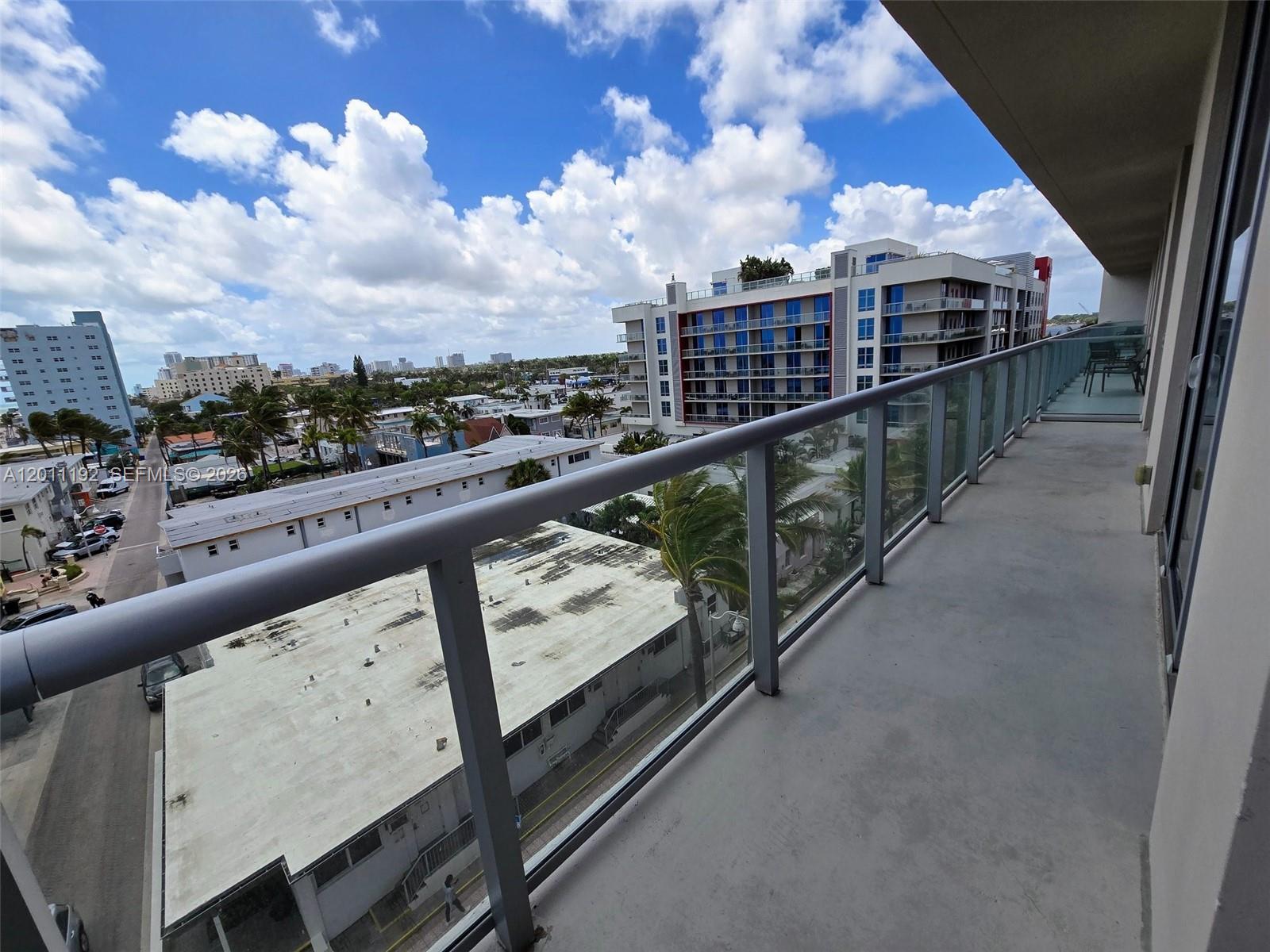 COSTA HOLLYWOOD CONDO - Residential