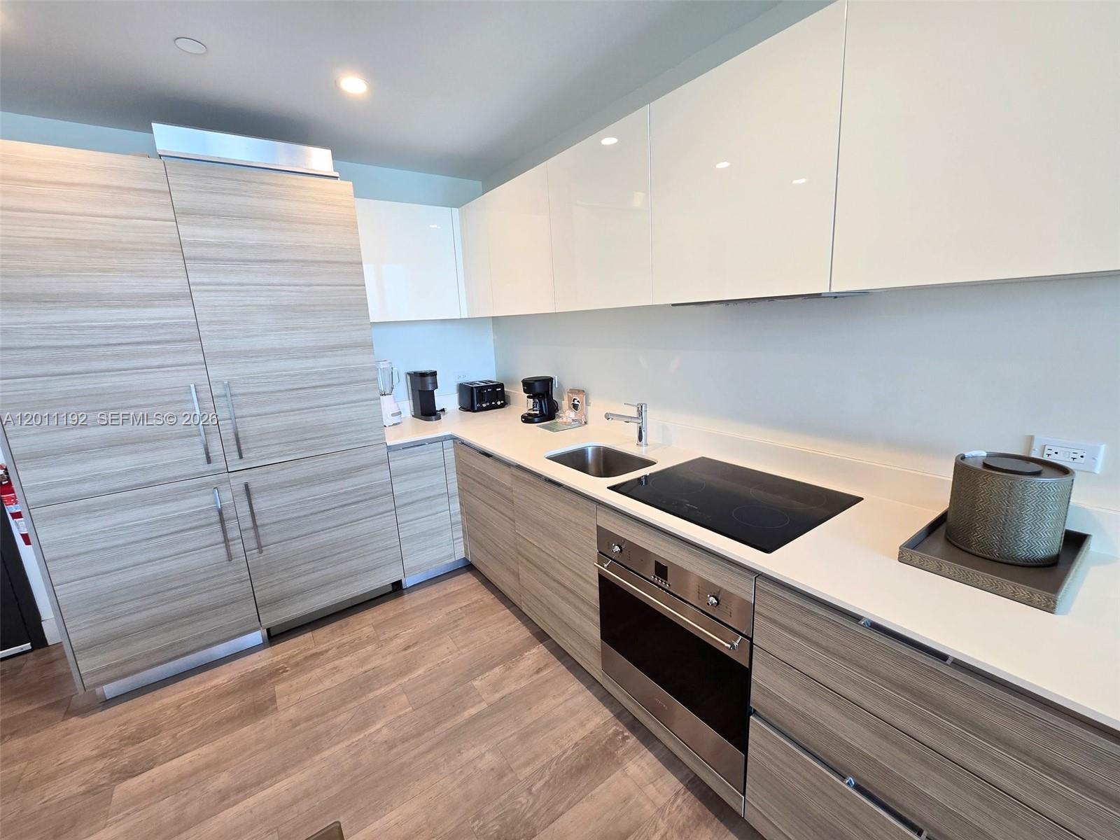 COSTA HOLLYWOOD CONDO - Residential