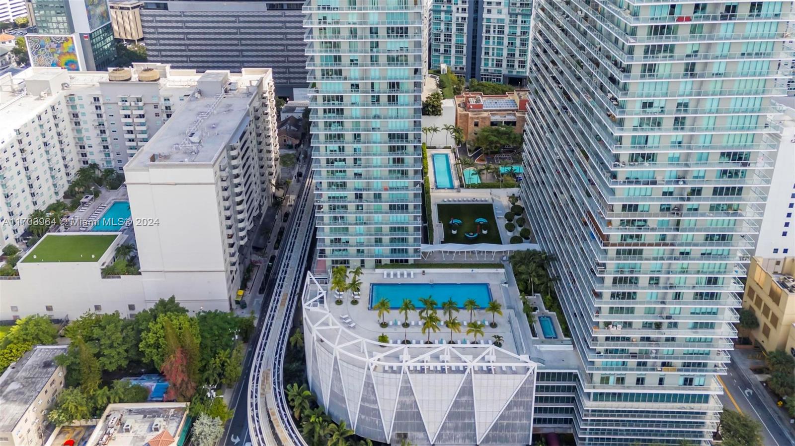 THE AXIS ON BRICKELL COND - Residential Lease