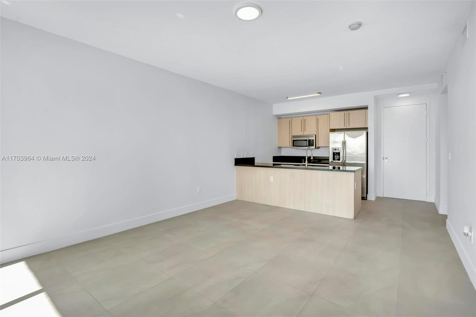 THE AXIS ON BRICKELL COND - Residential Lease