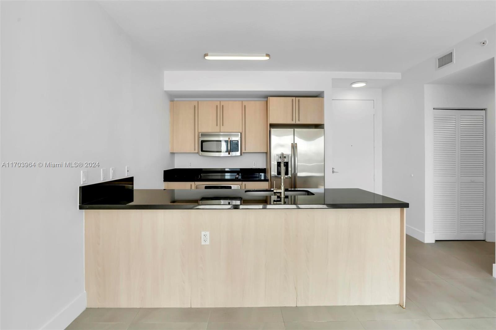 THE AXIS ON BRICKELL COND - Residential Lease
