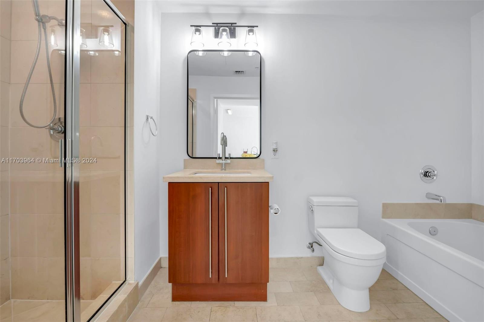 THE AXIS ON BRICKELL COND - Residential Lease