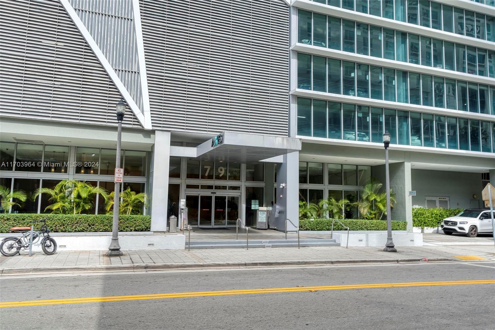 THE AXIS ON BRICKELL COND - Residential Lease