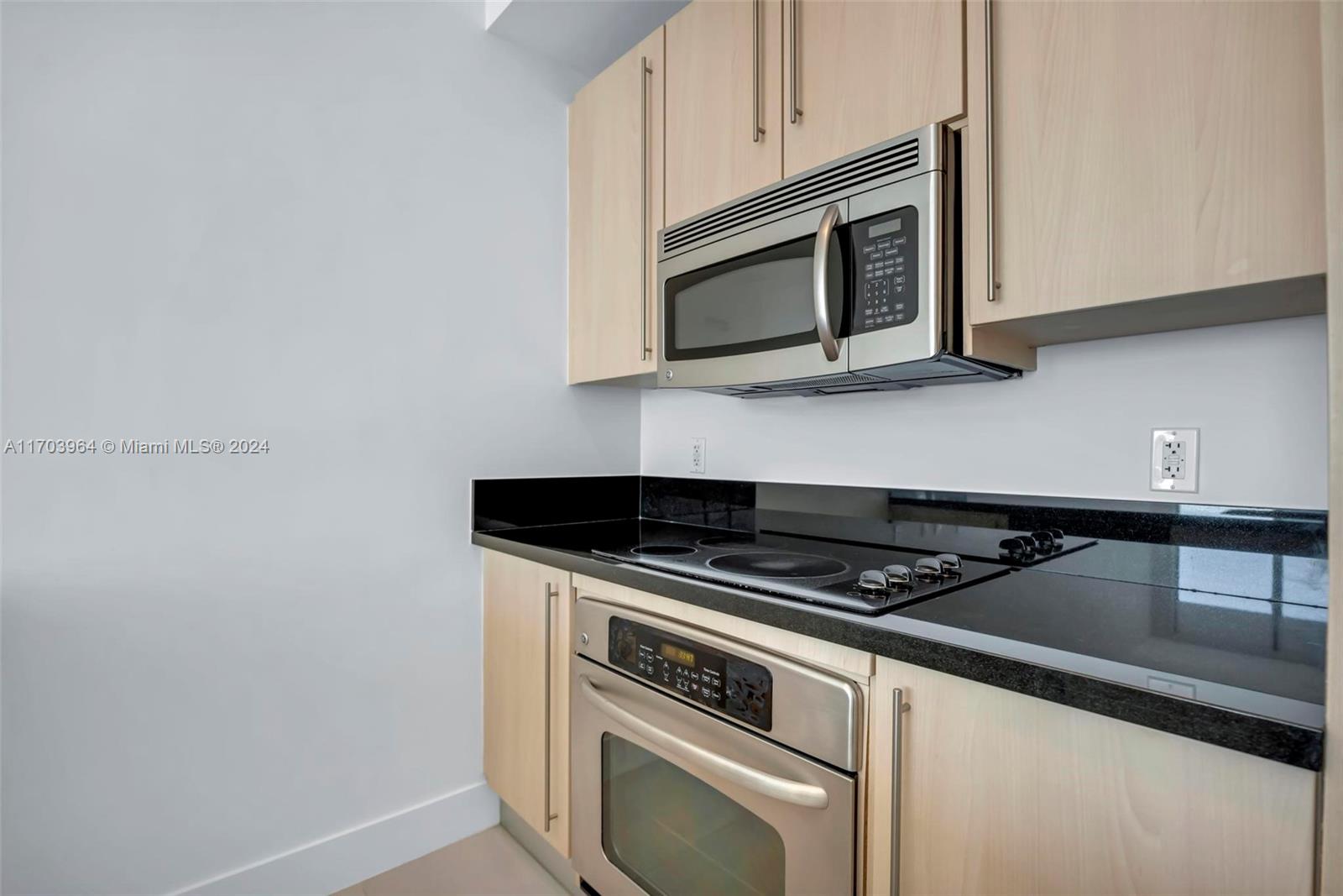 THE AXIS ON BRICKELL COND - Residential Lease