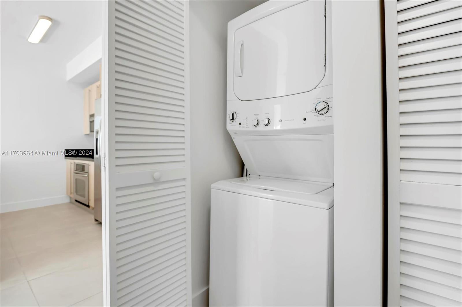 THE AXIS ON BRICKELL COND - Residential Lease