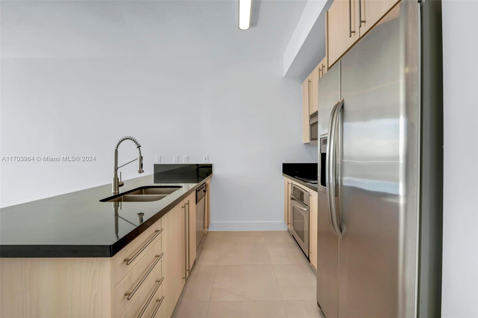 THE AXIS ON BRICKELL COND - Residential Lease