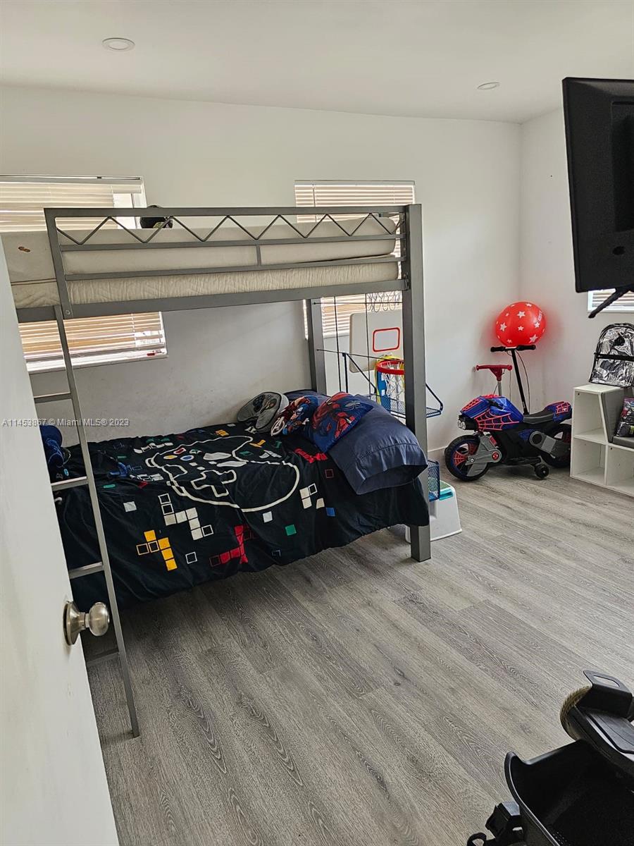 VILLAGE AT DADELAND CONDO - Residential Lease