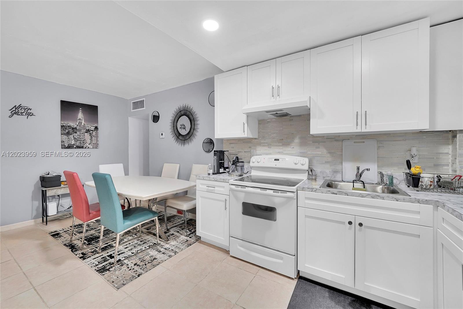 THE PALMS 51 CONDO - Residential