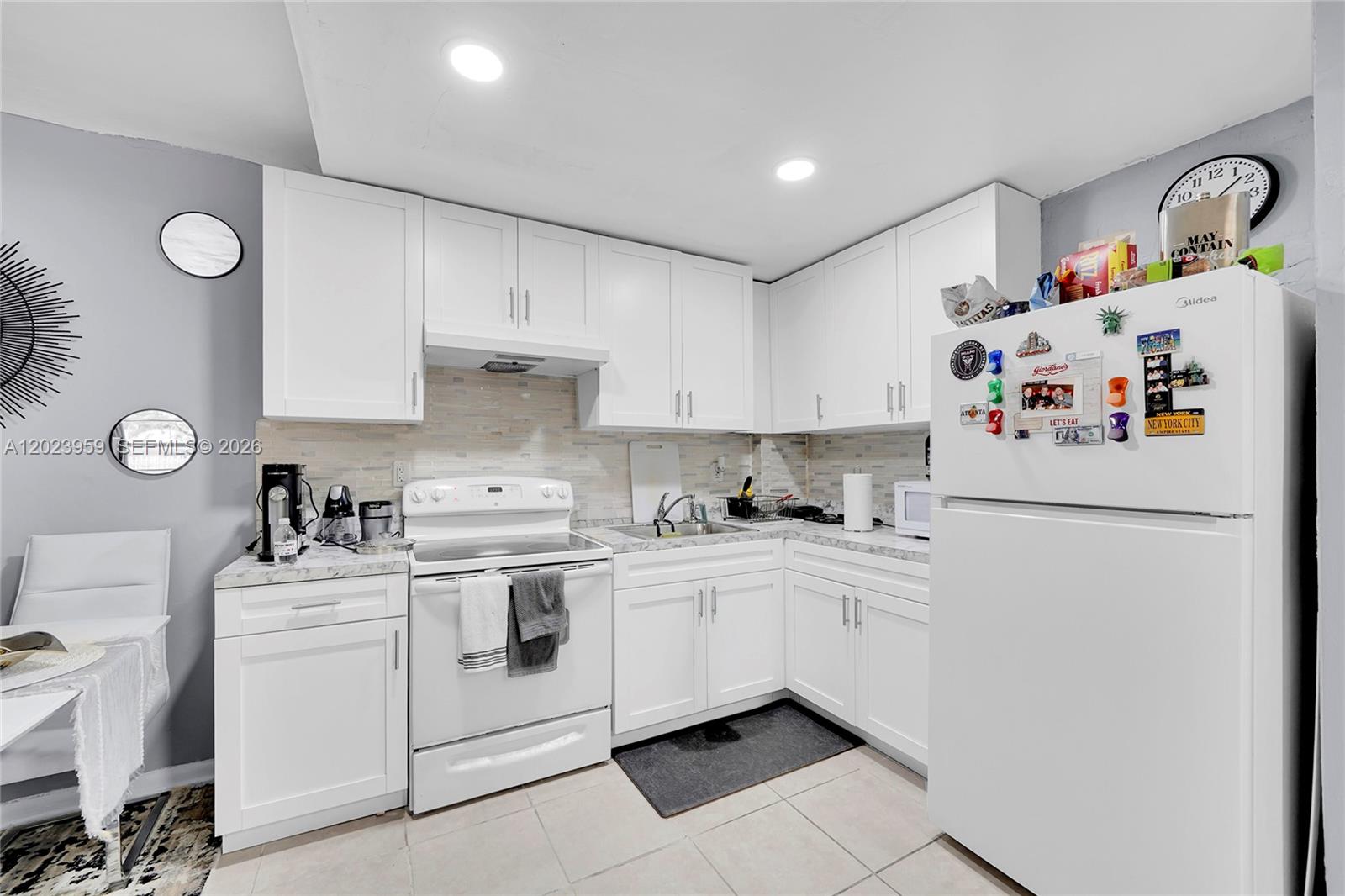 Discover this beautifully renovated 1/1 unit condo in a gated community in North Miami Beach
Ideal for Investors!!! Rented until 7/14/2026 for $1,650/month Modern kitchen, steps from the pool, laundry in each floor, Prime location near  Aventura Mall, Walmart and major Highways.
