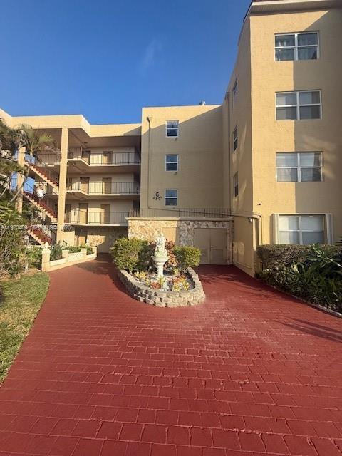 SOMERSET NO SEVEN CONDO - Residential