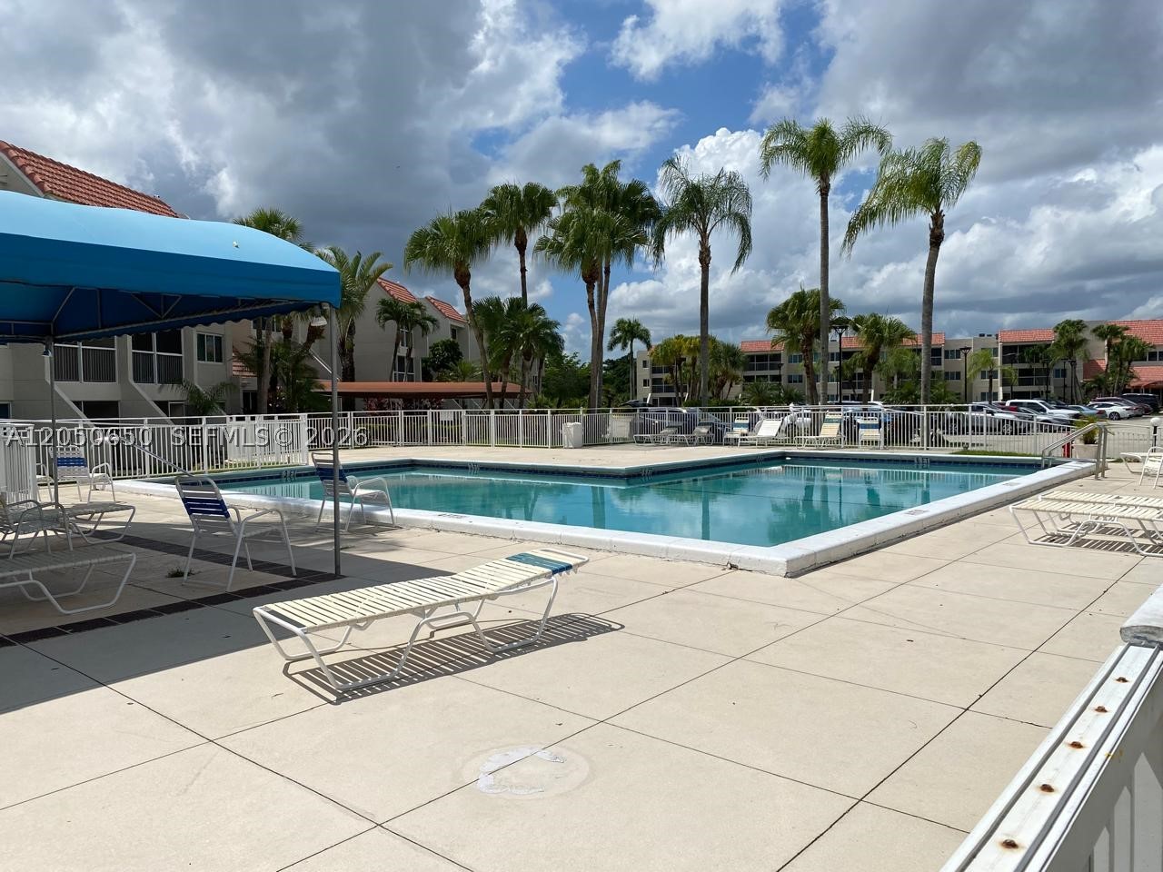 BUILDING THREE OF RACQUET - Residential Lease