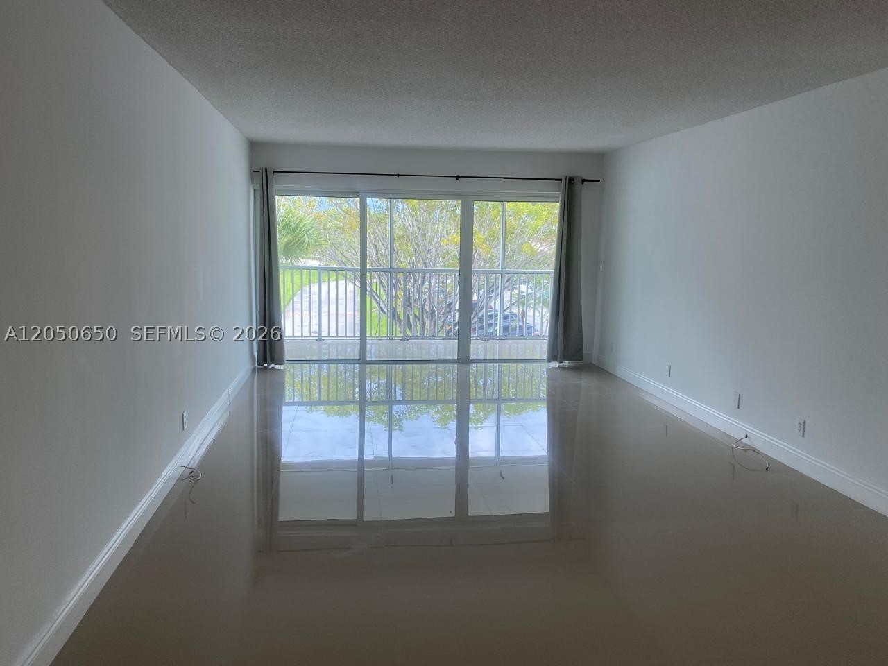 BUILDING THREE OF RACQUET - Residential Lease