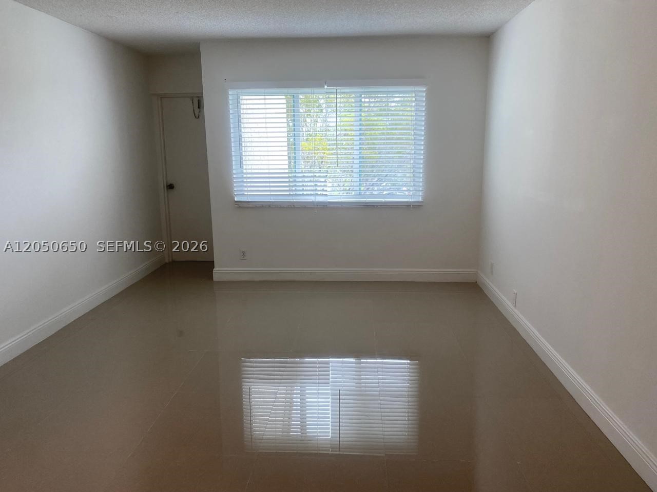BUILDING THREE OF RACQUET - Residential Lease