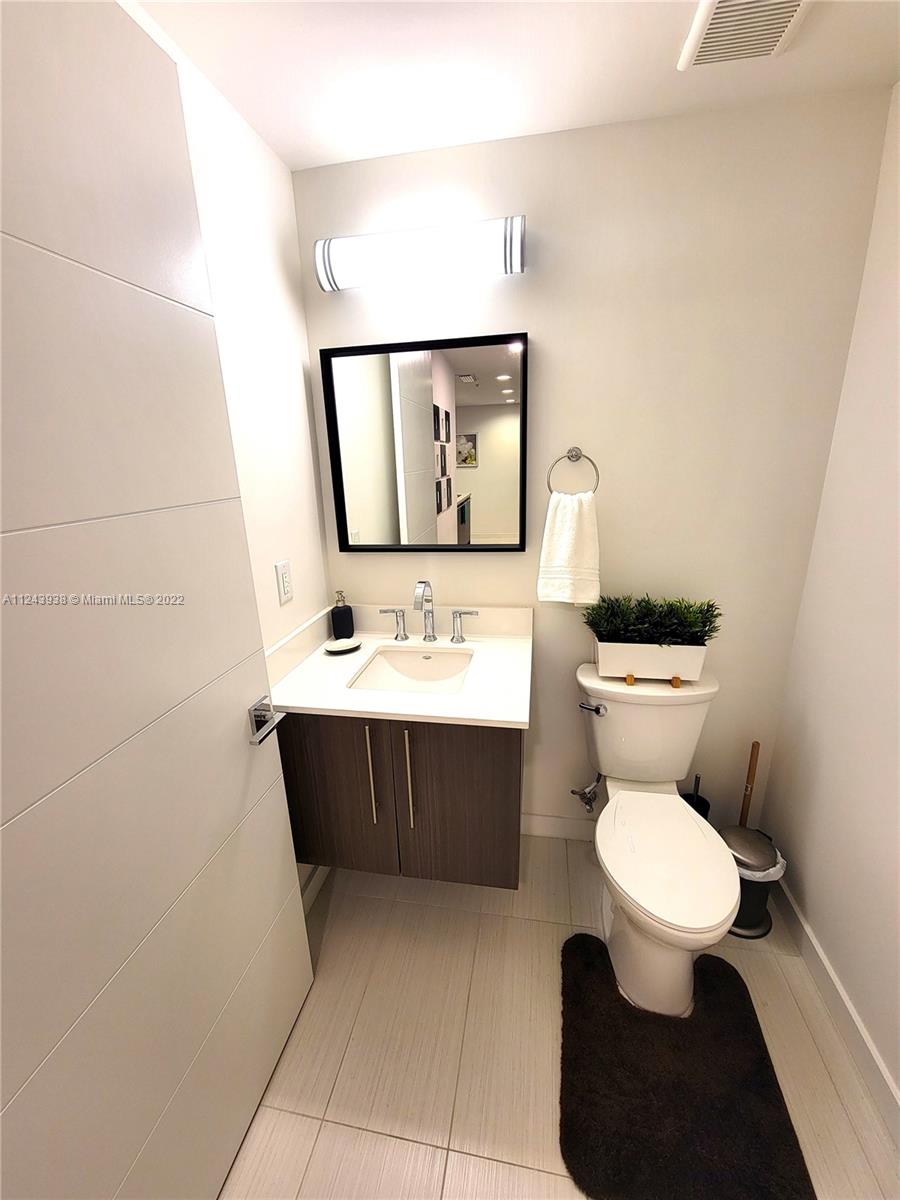 MIDTOWN DORAL CONDO 4 - Residential Lease
