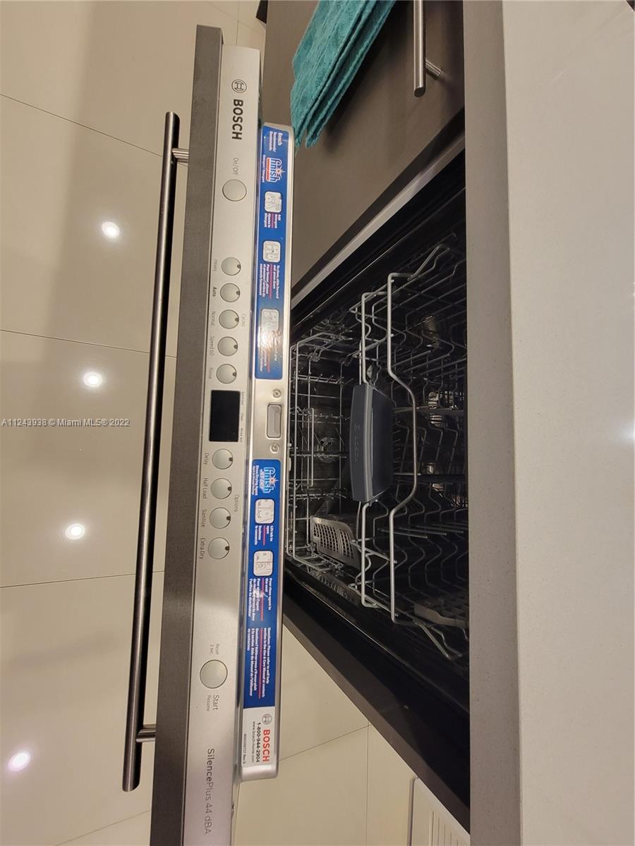 MIDTOWN DORAL CONDO 4 - Residential Lease
