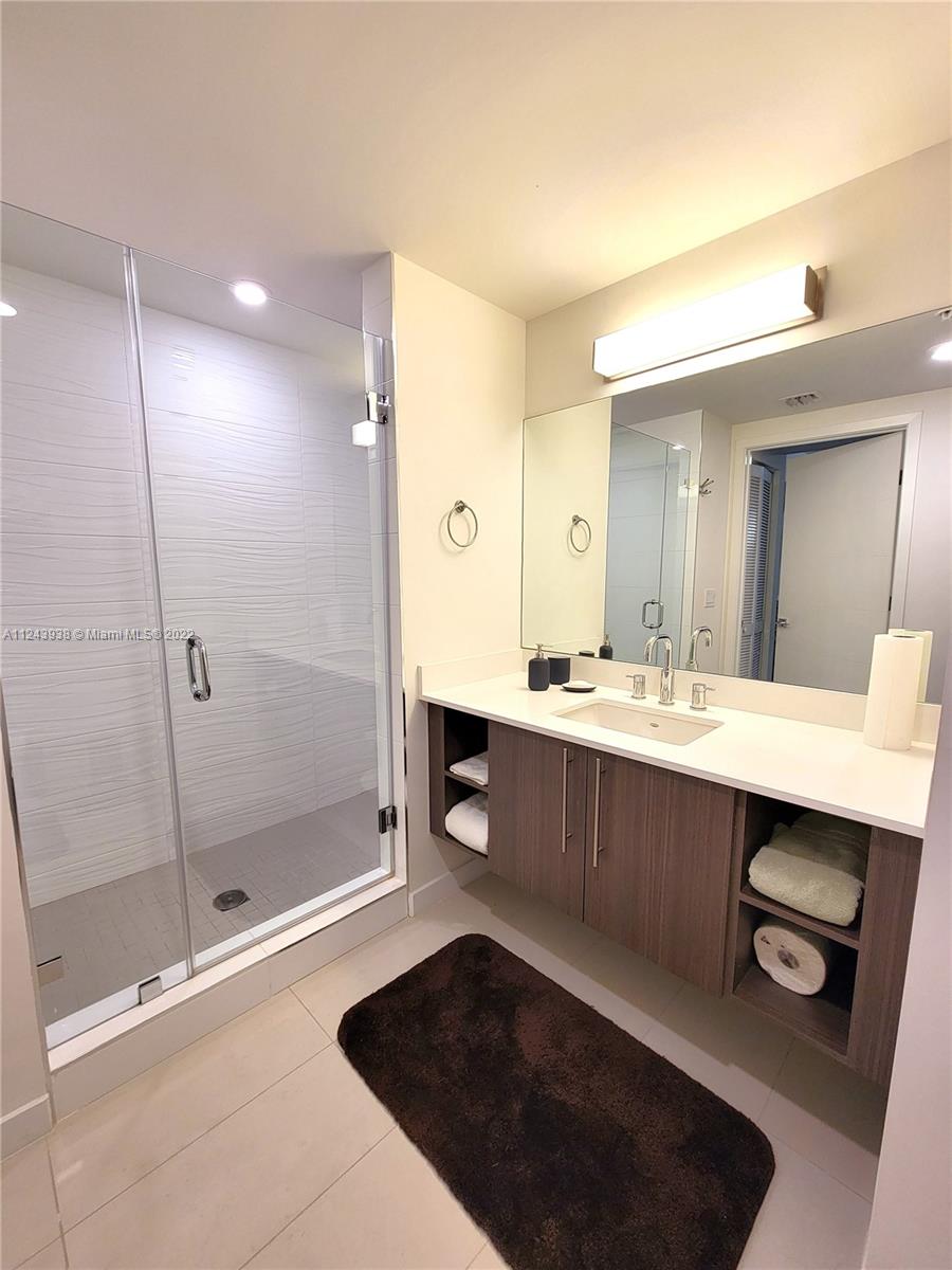 MIDTOWN DORAL CONDO 4 - Residential Lease