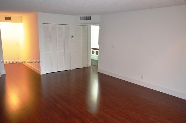 WINSTON TOWERS 700 CONDO - Residential