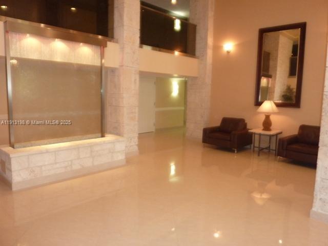 WINSTON TOWERS 700 CONDO - Residential