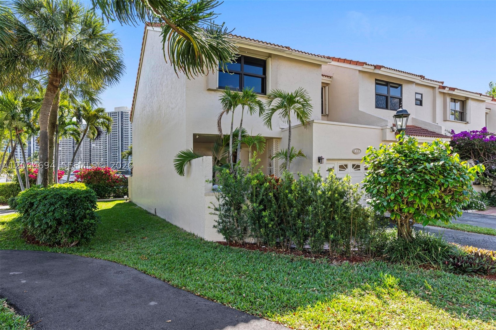 LA MIRAGE OF HARBOR VILG - Residential Lease