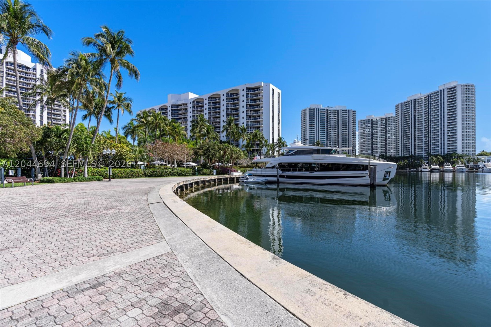 LA MIRAGE OF HARBOR VILG - Residential Lease