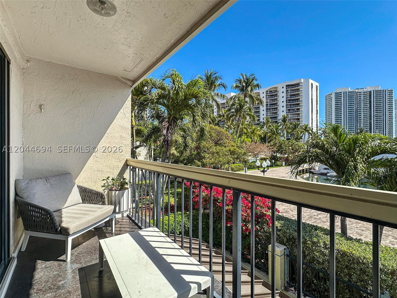 LA MIRAGE OF HARBOR VILG - Residential Lease