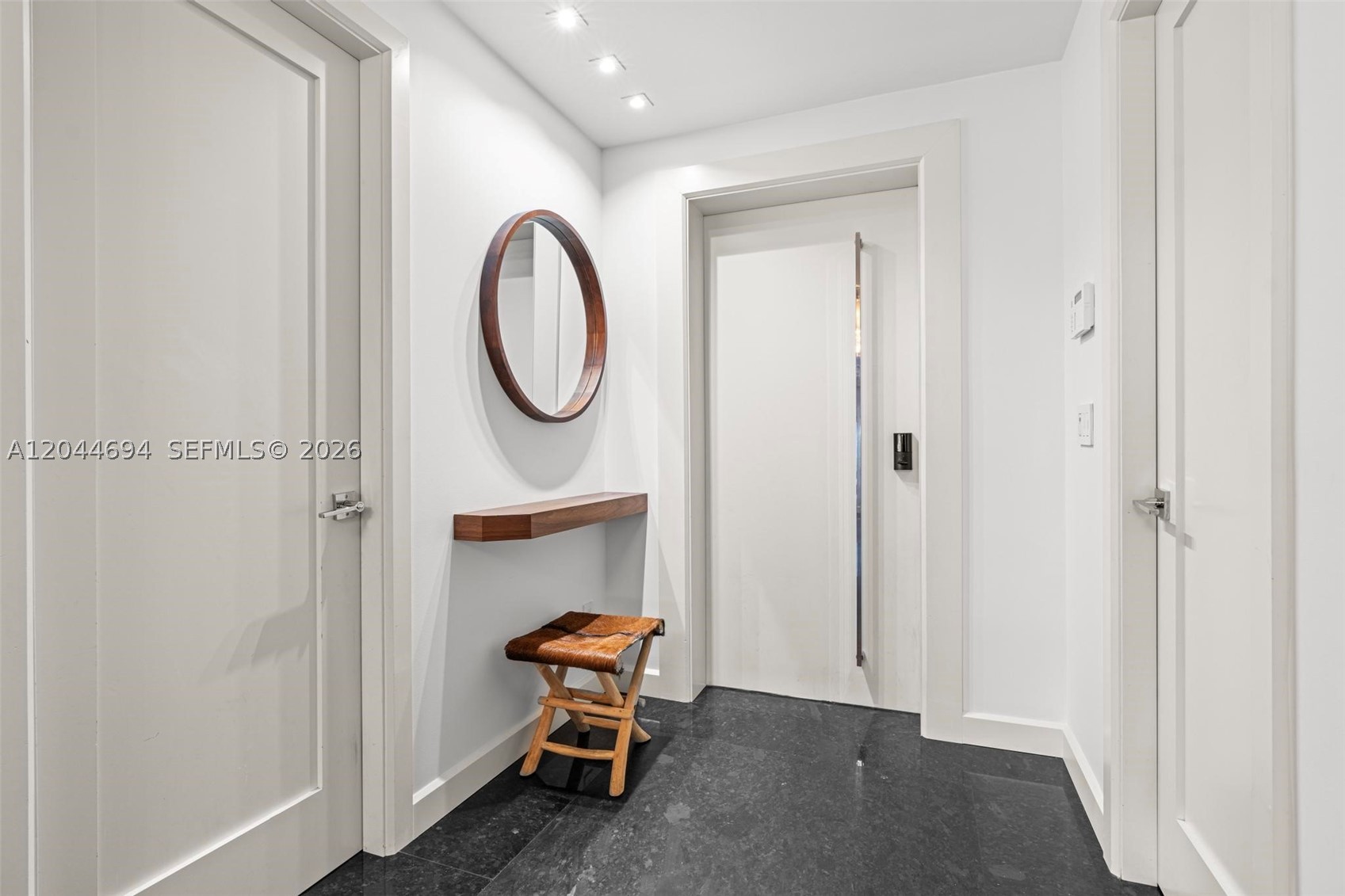 LA MIRAGE OF HARBOR VILG - Residential Lease