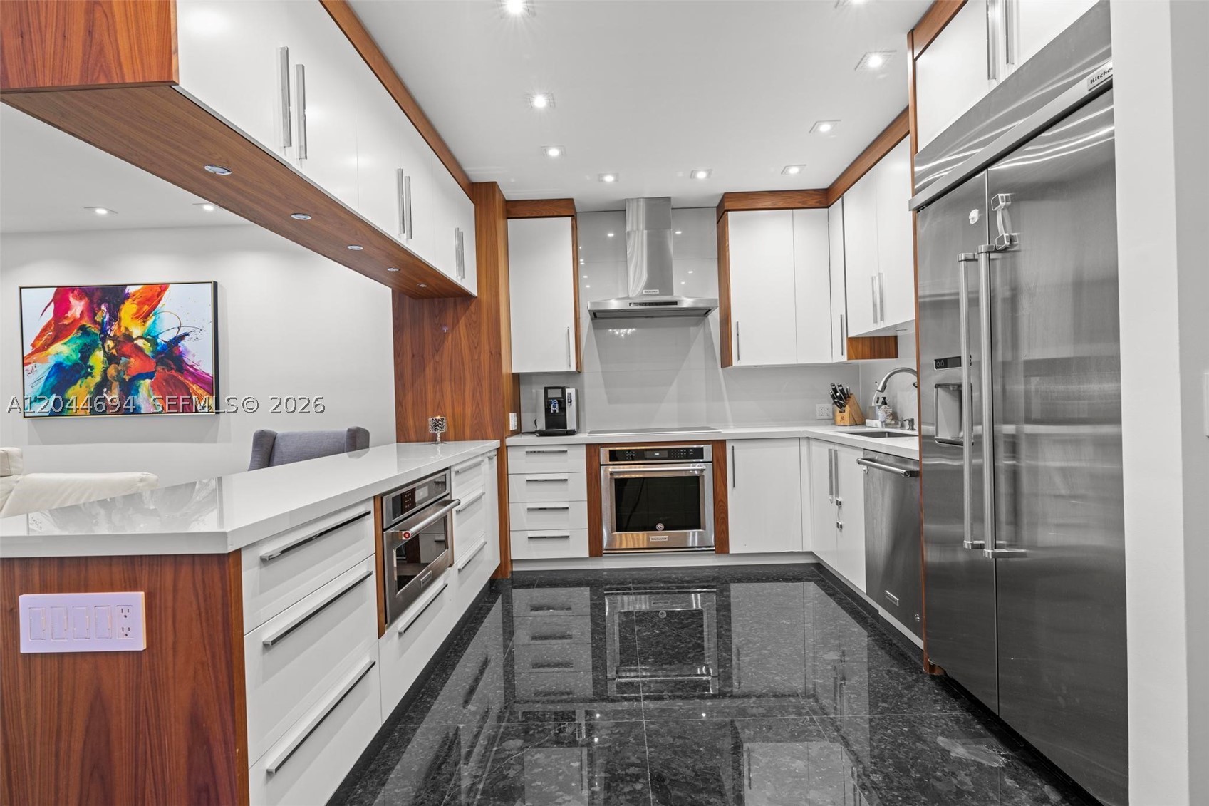 LA MIRAGE OF HARBOR VILG - Residential Lease