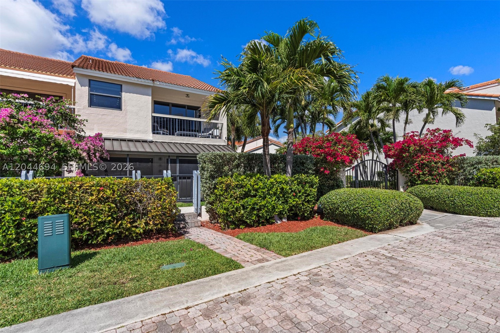 LA MIRAGE OF HARBOR VILG - Residential Lease