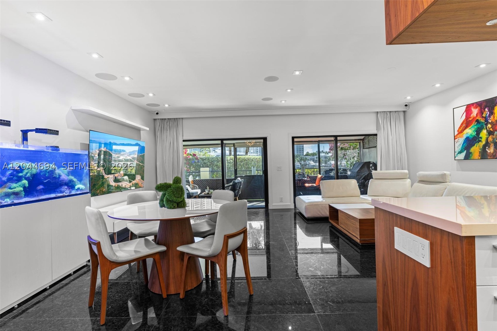 LA MIRAGE OF HARBOR VILG - Residential Lease