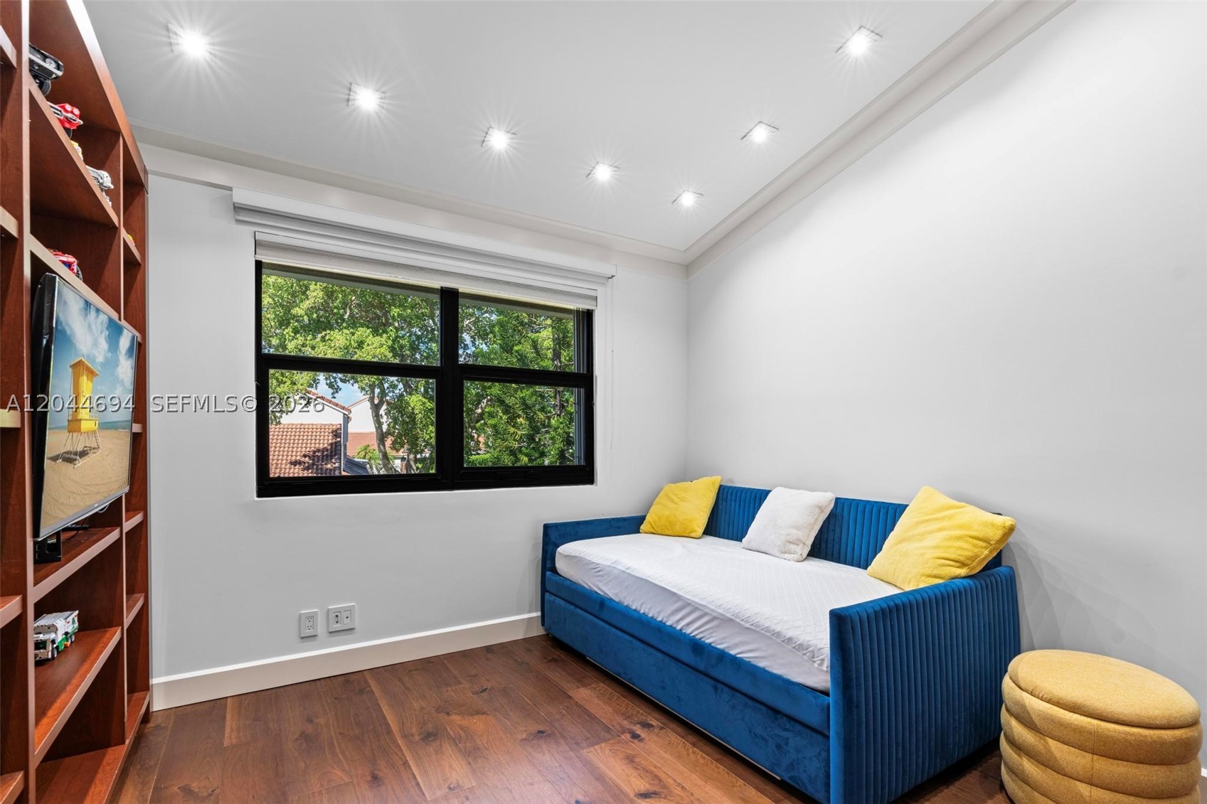 LA MIRAGE OF HARBOR VILG - Residential Lease